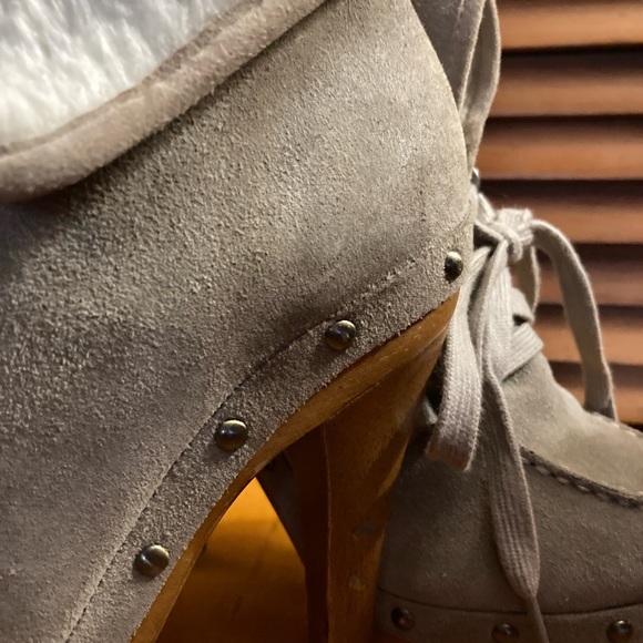 GUESS 4” Suede Gray Tie Boots🌟 - Picture 7 of 13